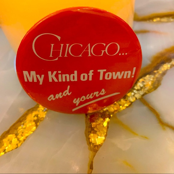 Vintage Chicago Button - Picture 2 of 2